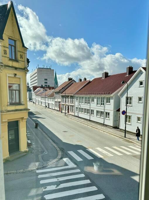 Leilighet Sentralt Og Romslig I Sentrum